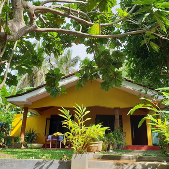 R&N Yellow House - Hotel exterior or room view