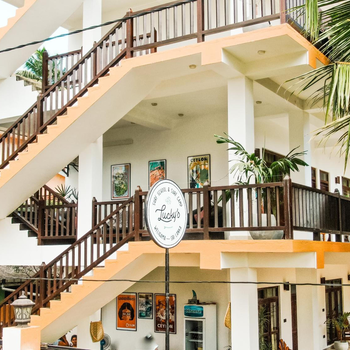 Lucky's Surf Camp - Hotel exterior or room view