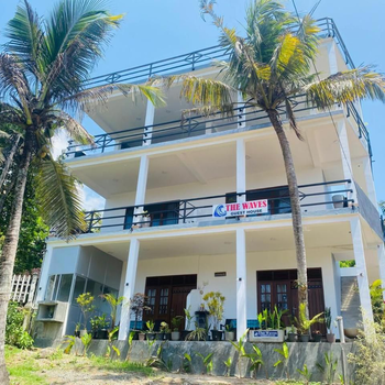 The Wave's Guest House - Hotel exterior or room view