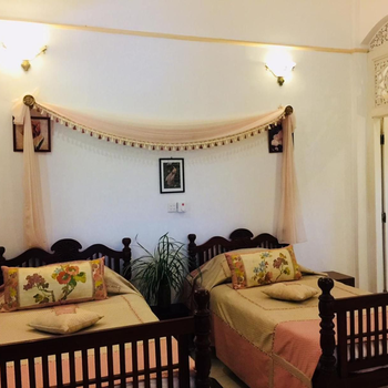 Manor House-Kandy - Hotel exterior or room view