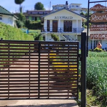 RC AWKWARD - Hotel exterior or room view