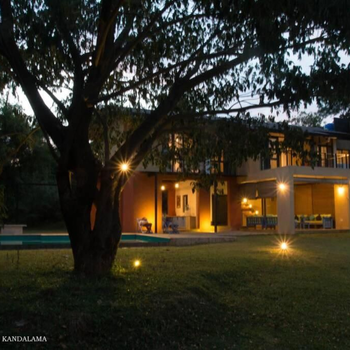 Gaia Lake Bungalow, Kandalama - Hotel exterior or room view
