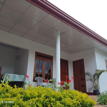 GREENISH INN (ROOMS) - Hotel exterior or room view