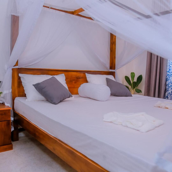 THE SILVER INN - Hotel exterior or room view