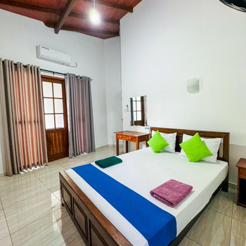 Hotel Grand Resto - Hotel exterior or room view