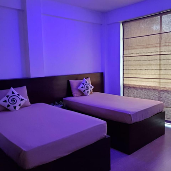 Royal Restaurant - Hotel exterior or room view