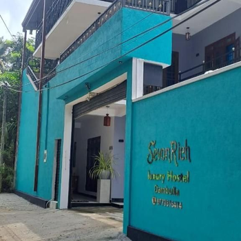 Sevonrich Luxury Hostel - Dambulla - Hotel exterior or room view