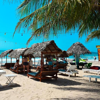 Golden Beach Hotel & Restaurant - Hotel exterior or room view