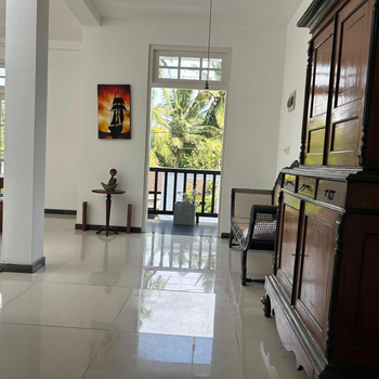 White House & Sea Food Restaurant - Hotel exterior or room view