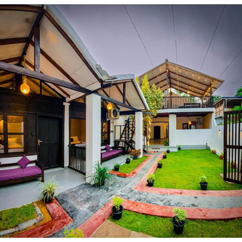 The Wave Rooms & Hostel - Hotel exterior or room view