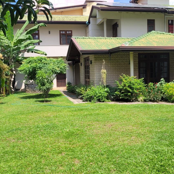 Spacious and Serene Family Home in Colombo - Hotel exterior or room view