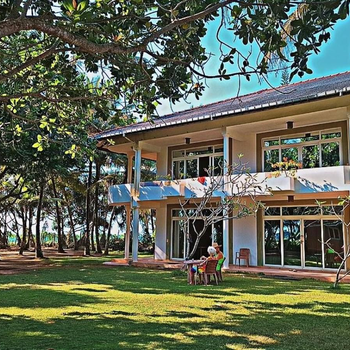 Raja Beach Hotel - Hotel exterior or room view