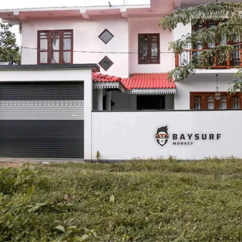 Bay Surf Monkey Villa Double Room with Pvt Bathroom & AC & Kitchen - Hotel exterior or room view