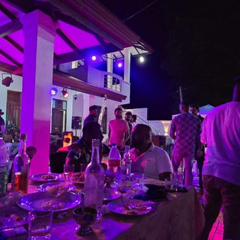 Crown Hotel Balangoda - Hotel exterior or room view