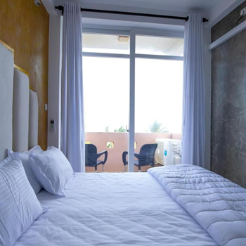 airport transit hotel - Hotel exterior or room view