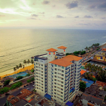 Global Towers Hotel & Apartments - Hotel exterior or room view