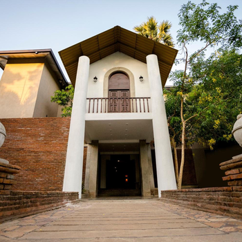 Hotel Alakamanda - Hotel exterior or room view