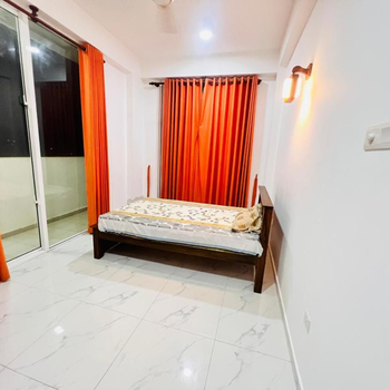 Response - Hotel exterior or room view
