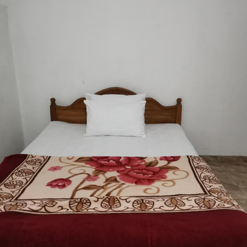 Rv Budget Hostel - Hotel exterior or room view