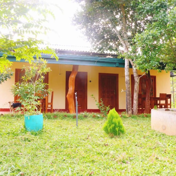 Wilpattu lake resort - Hotel exterior or room view