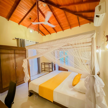 Solace Inn RESIDENCE - 5 Min Walk to Beach - Hotel exterior or room view