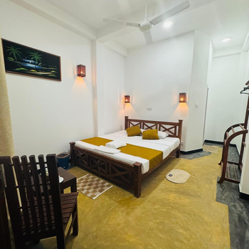 Shanthi Place - Hotel exterior or room view