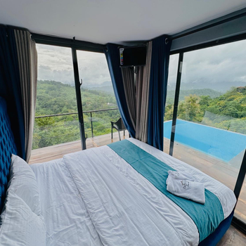 Fairy lights container cabana - Hotel exterior or room view