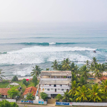 Jayanthi Surf Dreams - Hotel exterior or room view