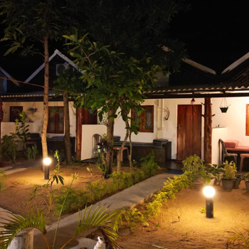 Bay Dreams Beach Hotel & Surf Camp - Hotel exterior or room view