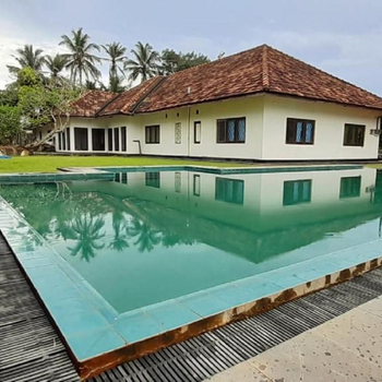 Isuru Holiday Inn - Hotel exterior or room view