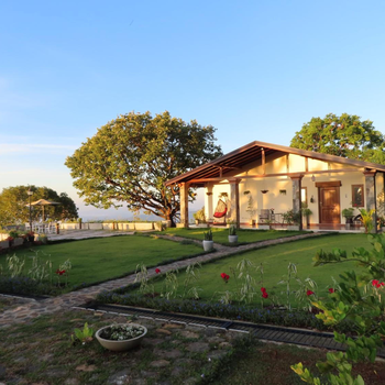 Hapu Tales - Private Holiday Villa - Hotel exterior or room view