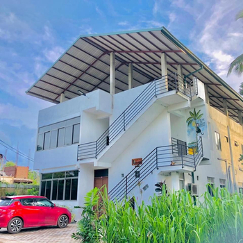 Ceylon Lodge - Airport Transit Hostel - Hotel exterior or room view