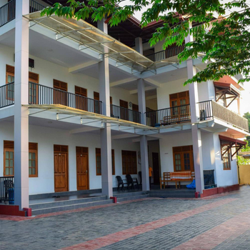 Rathna Holiday Resort - Hotel exterior or room view