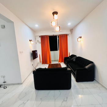 Response - Hotel exterior or room view