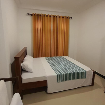 Serene Holiday Inn - Hotel exterior or room view