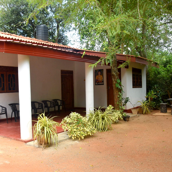 Senasuma Holiday Bungalow Anuradhapura - Hotel exterior or room view