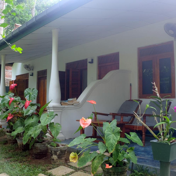 Sansala Guesthouse & Restaurant - Hotel exterior or room view