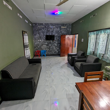 Spacious Full House Rental - Hotel exterior or room view