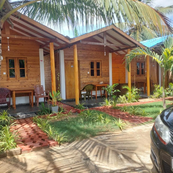 Dots bey beach cabana uppuveli - Hotel exterior or room view