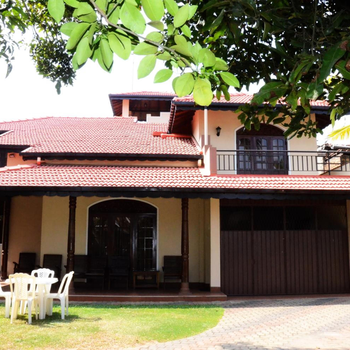 Gondolas Holiday Lanka - Hotel exterior or room view