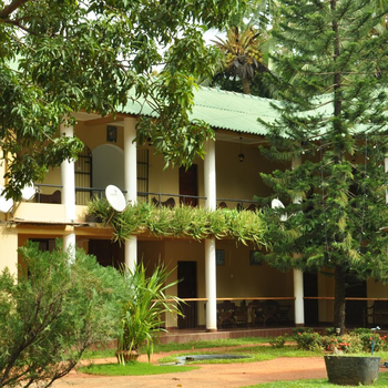 Sujatha Tourist Rest - Hotel exterior or room view